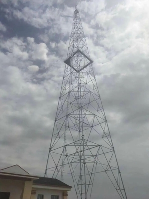 Torre per antenna di comunicazione a reticolo tubolare in acciaio a 3 gambe 20 m \ 30 m
